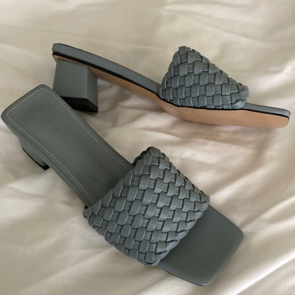 Women’s light blue vegan leather braid slip on slide short block heels sz8.5 NWT